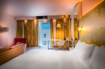 Фото номера Номер полулюкс So Club Гостиница Four Seasons Lion Palace г. Санкт-Петербург 2
