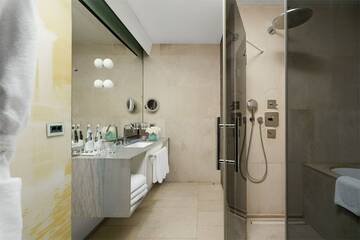 Фото номера SO Comfy Гостиница Four Seasons Lion Palace г. Санкт-Петербург 4