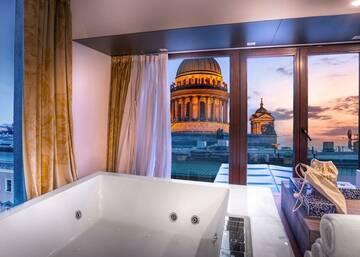 Фото номера Номер люкс SO VVIP Гостиница Four Seasons Lion Palace г. Санкт-Петербург 8