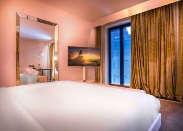Фото номера Номер делюкс So Comfy Гостиница Four Seasons Lion Palace г. Санкт-Петербург 4