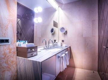 Фото номера Номер полулюкс So Club Гостиница Four Seasons Lion Palace г. Санкт-Петербург 3