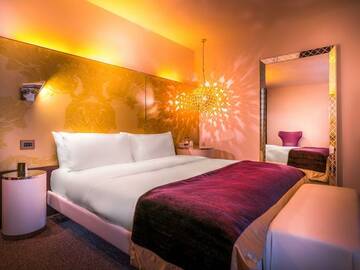 Фото номера Номер делюкс So Comfy Гостиница Four Seasons Lion Palace г. Санкт-Петербург 2