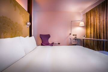 Фото номера Номер стандарт So Cosy Гостиница Four Seasons Lion Palace г. Санкт-Петербург 4