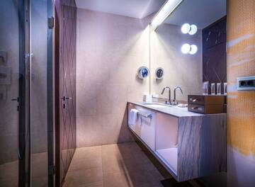 Фото номера Номер делюкс So Comfy Гостиница Four Seasons Lion Palace г. Санкт-Петербург 3