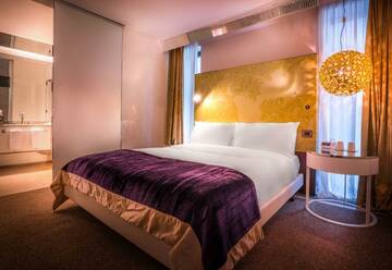 Фото номера Номер люкс SO Suite Гостиница Four Seasons Lion Palace г. Санкт-Петербург 2