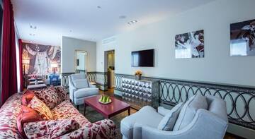 Фото номера Люкс с видом Гостиница Indigo St. Petersburg – Tchaikovskogo г. Санкт-Петербург 2