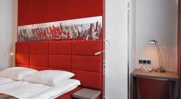 Фото номера Семейный номер Гостиница Red Stars Hotel г. Санкт-Петербург 3