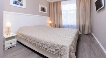 Фото номера Двухместный номер-люкс с 1 кроватью Гостиница Chalet de Provence Business Hotel г. Санкт-Петербург 3