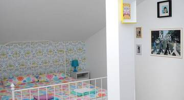 Фото номера Двухместный номер с ванной комнатой  Гостиница Baby Lemonade Hostel г. Санкт-Петербург 8