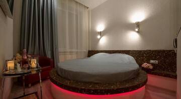 Фото номера Стандартный двухместный номер с 1 кроватью Гостевой дом Alex Hotel on Zvezdnaya г. Санкт-Петербург 23