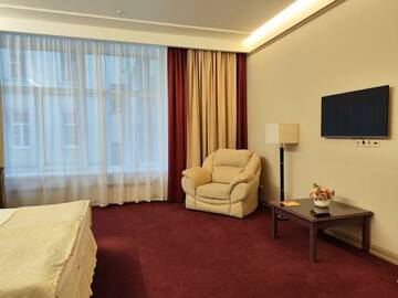 Фото номера Номер полулюкс с 1 двуспальной кроватью Гостевой дом The Bridge Hotel г. Санкт-Петербург 7