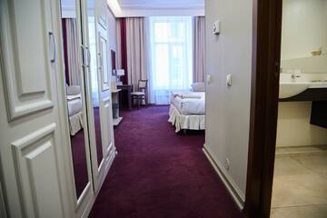 Фото номера 2-местный номер стандарт улучшенный Гостевой дом The Bridge Hotel г. Санкт-Петербург 2