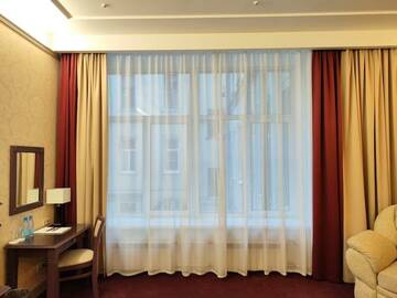 Фото номера Номер полулюкс с 1 двуспальной кроватью Гостевой дом The Bridge Hotel г. Санкт-Петербург 5