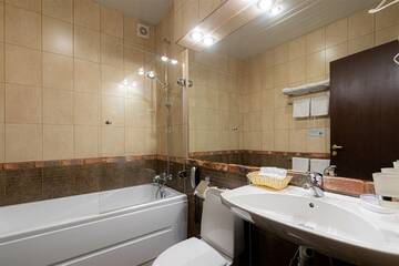 Фото номера Улучшенный двухместный номер Отель Ломоносов г. Санкт-Петербург 11