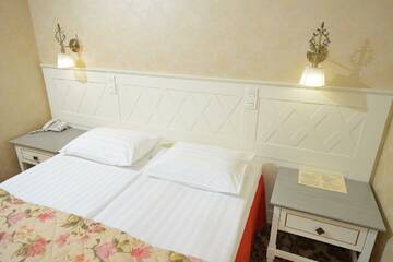 Фото номера 2-местный номер улучшенный комфорт Гостиница Cronwell Inn Стремянная г. Санкт-Петербург 6