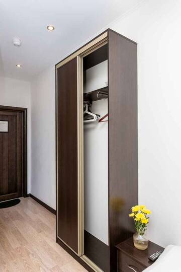 Фото номера Комфорт двухместный с 2 кроватями Гостиница White and Black Home г. Санкт-Петербург 5