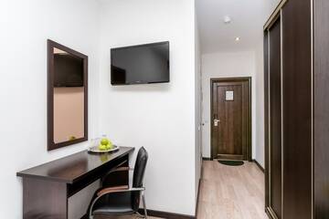 Фото номера Комфорт двухместный с 2 кроватями Гостиница White and Black Home г. Санкт-Петербург 7