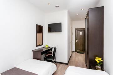 Фото номера Комфорт двухместный с 2 кроватями Гостиница White and Black Home г. Санкт-Петербург 6
