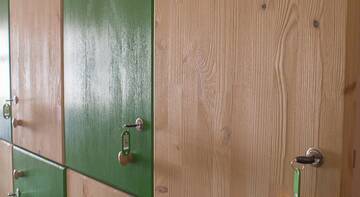 Фото номера Нижнее спальное место на двухъярусной кровати в общем номере для женщин Гостиница Хостел Васькин Дом г. Санкт-Петербург 6