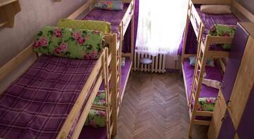 Фото номера Нижнее спальное место на двухъярусной кровати в 8-местном общем номере для женщин Гостиница Хостел Васькин Дом г. Санкт-Петербург 4