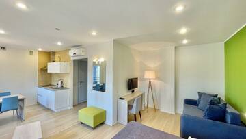 Фото номера Апартаменты улучшенные Гостиница Avenue-Apart г. Санкт-Петербург 7