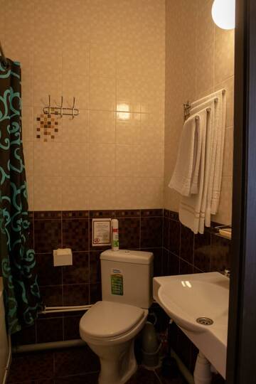 Фото номера 3-местная комната стандарт Гостиница Yellow Hotel г. Санкт-Петербург 4