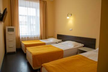 Фото номера 3-местная комната стандарт Гостиница Yellow Hotel г. Санкт-Петербург 7