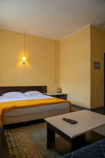 Фото номера 5-местная комната семейная Гостиница Yellow Hotel г. Санкт-Петербург 6