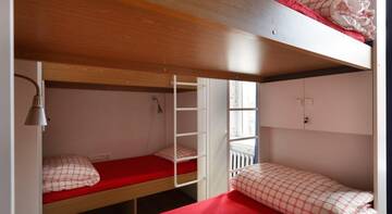 Фото номера Кровать в общем четырехместном номере Гостиница Simple Hostel Nevsky г. Санкт-Петербург 5