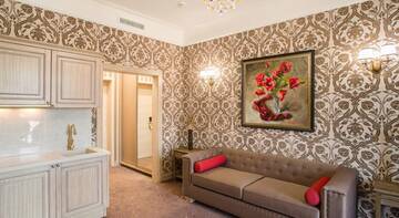 Фото номера Люкс с балконом Гостиница Levada Park-Hotel г. Санкт-Петербург 7
