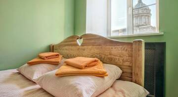 Фото номера Двухместный номер с 1 кроватью и видом на город Хостел Друзья на Грибоедова г. Санкт-Петербург 4