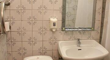 Фото номера Бюджетный трехместный номер Гостиница ЦИПК г. Санкт-Петербург 2