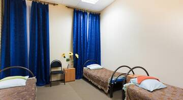 Фото номера Трехместный номер с общей ванной комнатой Гостиница Pestel Inn г. Санкт-Петербург 8