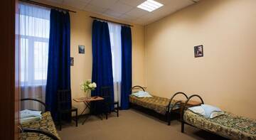 Фото номера Трехместный номер с общей ванной комнатой Гостиница Pestel Inn г. Санкт-Петербург 10