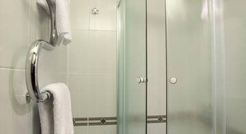Фото номера Улучшенный двухместный номер с 2 отдельными кроватями Гостиница Gostinichny Kompleks Universiteta г. Санкт-Петербург 3