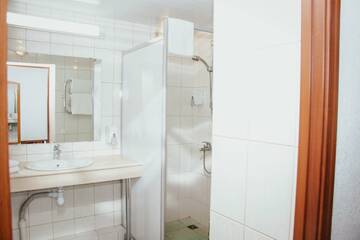 Фото номера Номер полулюкс с 2 односпальными кроватями (с завтраком) Гостиница Киевская г. Санкт-Петербург 5