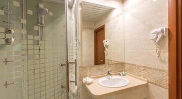 Фото номера Двухместный номер с 2 отдельными кроватями Гостиница Avetpark Hotel г. Санкт-Петербург 2