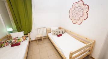Фото номера Стандартный двухместный номер с 2 отдельными кроватями Хостел BedAndBike Planet г. Санкт-Петербург 6