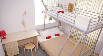 Фото номера Семейный номер Хостел BedAndBike Planet г. Санкт-Петербург 7