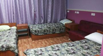 Фото номера Трехместный номер &quot;Комфорт&quot; с душем Гостевой дом Mini-hotel Kaspiy г. Санкт-Петербург 2