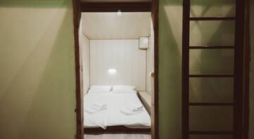 Фото номера Двухместный номер-капсула Гостевой дом Your Space Capsule Hotel г. Санкт-Петербург 4