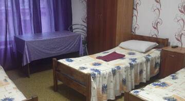 Фото номера Трехместный номер с общей ванной комнатой Хостел Lira Mini Hotel г. Санкт-Петербург 8