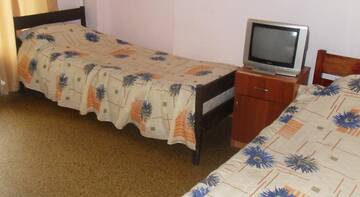 Фото номера Трехместный номер с общей ванной комнатой Хостел Lira Mini Hotel г. Санкт-Петербург 3