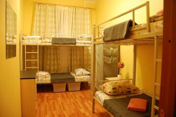 Фото номера Кровать в 4-местной общей женской комнате Гостиница Hostel GoodHoliday г. Санкт-Петербург 2