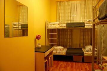 Фото номера Кровать в 4-местной общей женской комнате Гостиница Hostel GoodHoliday г. Санкт-Петербург 3