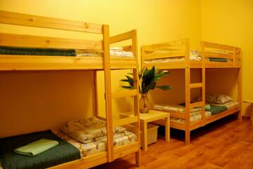 Фото номера Кровать в 8-местной общей мужской комнате Гостиница Hostel GoodHoliday г. Санкт-Петербург 6