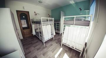 Фото номера Кровать в  четырехместном номере Хостел Мон Ами Хостел г. Санкт-Петербург 4