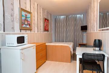 Фото номера Двухместный номер с 1 кроватью, общим душем и мини-кухней Гостиница LeoHotels Знаменская г. Санкт-Петербург 3