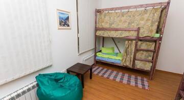 Фото номера Четырехместный номер с общей ванной комнатой Гостиница EveRest hostel г. Санкт-Петербург 3