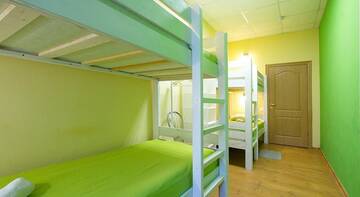 Фото номера Кровать в четырёхместной женской комнате Хостел CityLime Hostel г. Санкт-Петербург 3